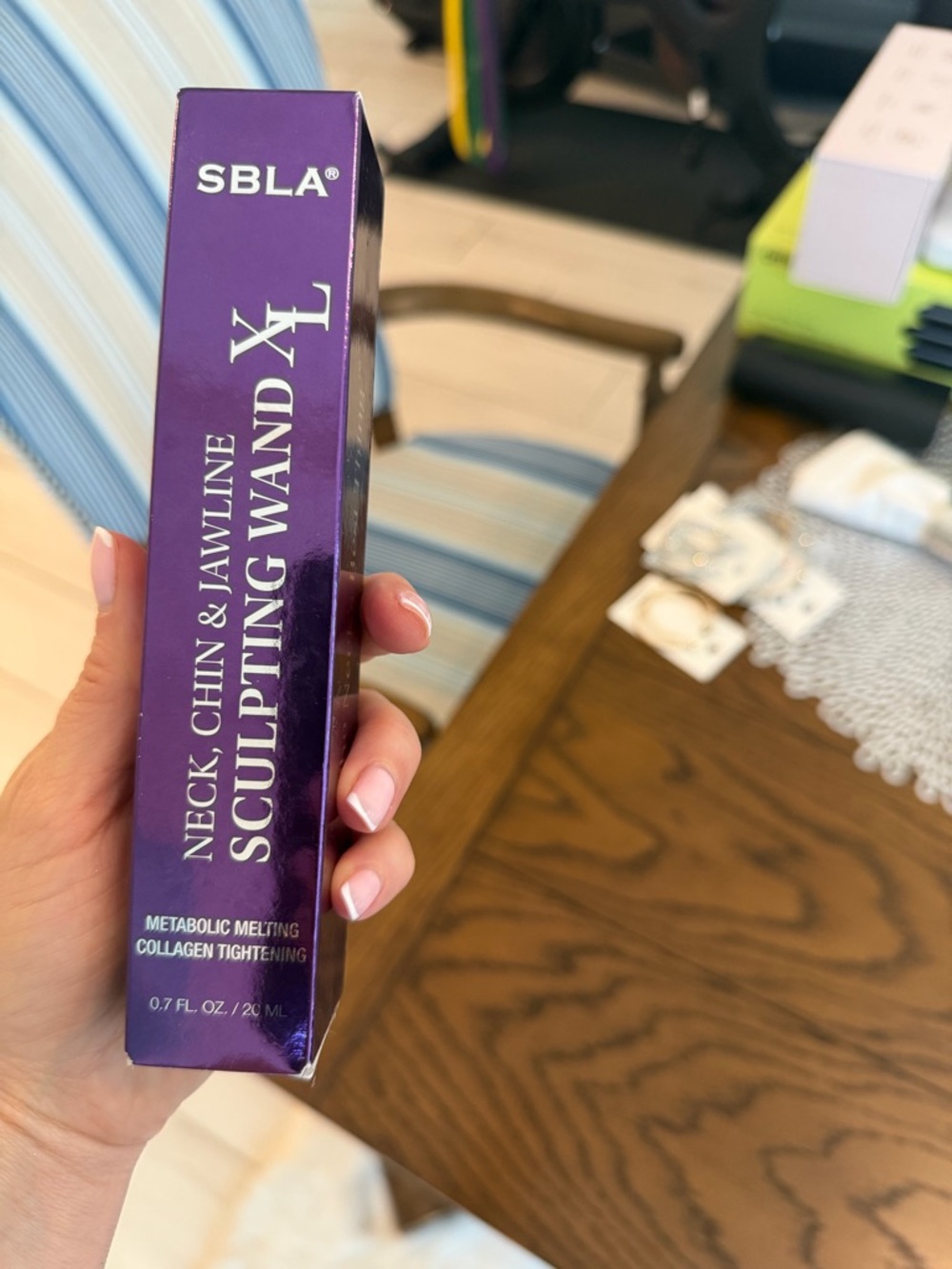 Purple Sculpting Wand X1 – Neck & Jawline Serum